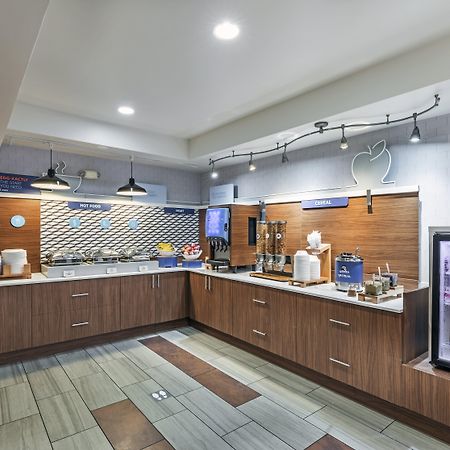 Holiday Inn Express & Suites Tulsa S Broken Arrow Hwy 51 By Ihg Exterior photo