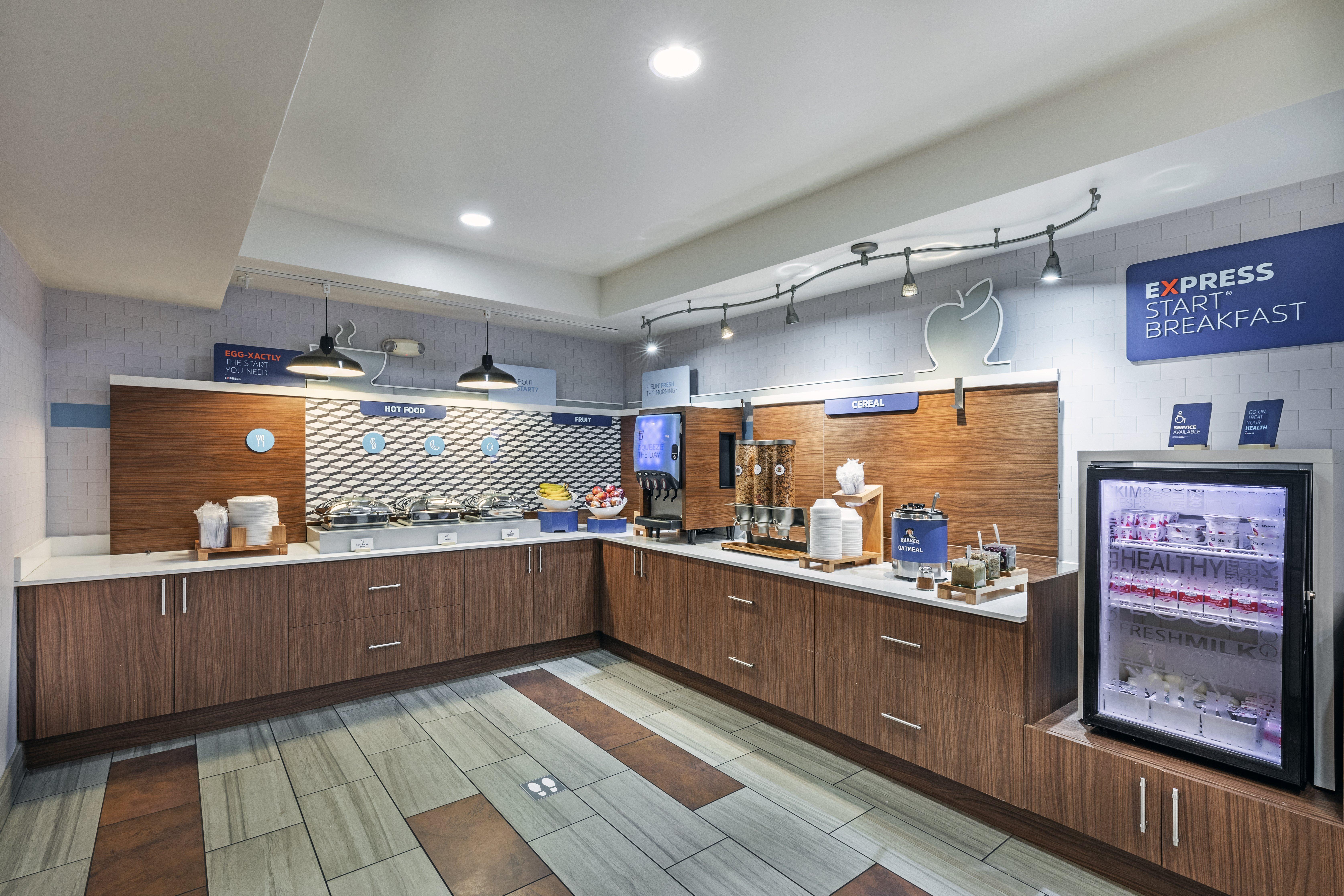 Holiday Inn Express & Suites Tulsa S Broken Arrow Hwy 51 By Ihg Exterior photo