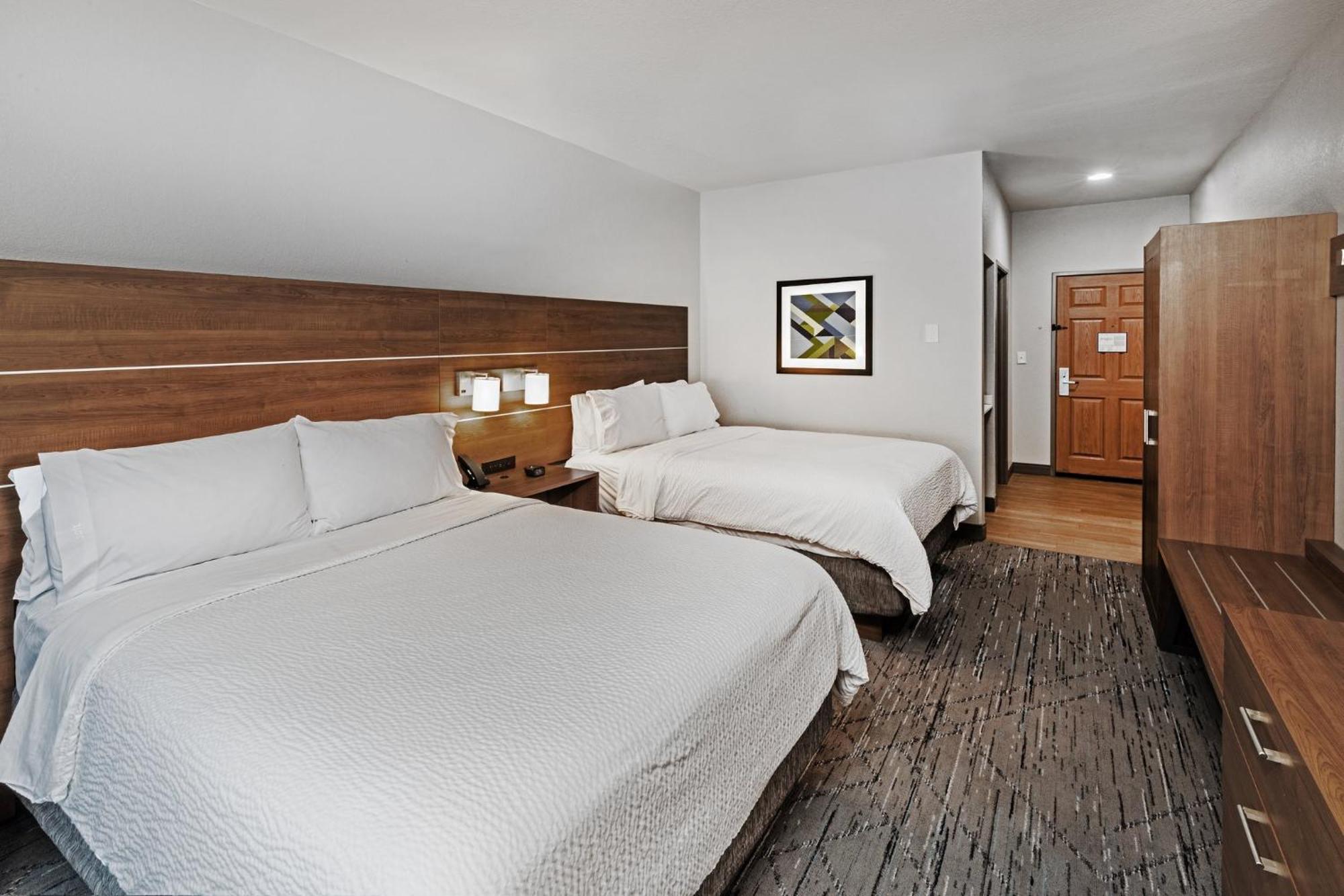 Holiday Inn Express & Suites Tulsa S Broken Arrow Hwy 51 By Ihg Exterior photo