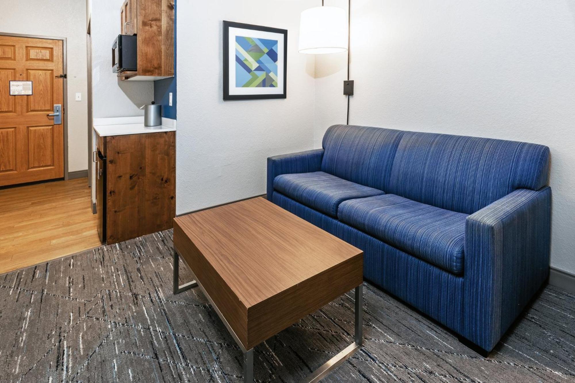 Holiday Inn Express & Suites Tulsa S Broken Arrow Hwy 51 By Ihg Exterior photo